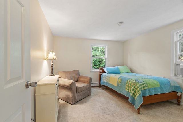 95 Pine St A, Manchester, MA 01944