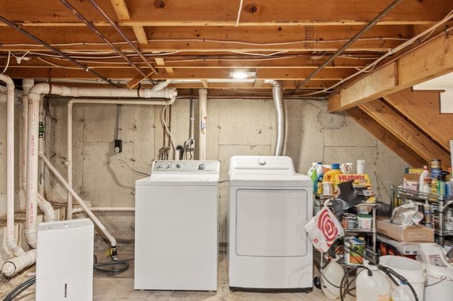 95 Pine St A, Manchester, MA 01944