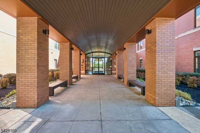 33 Green Village Rd3302 3302, Madison Boro, NJ 07940