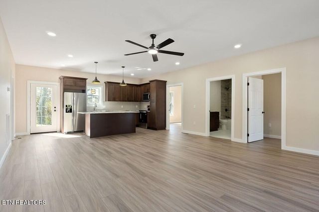 599 HUTCHINS BEND Rd, Sparta, TN 38583