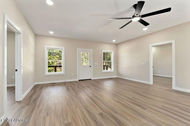 599 HUTCHINS BEND Rd, Sparta, TN 38583