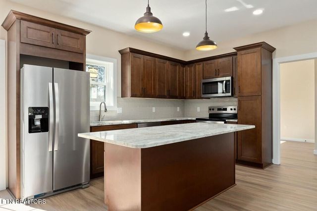 599 HUTCHINS BEND Rd, Sparta, TN 38583