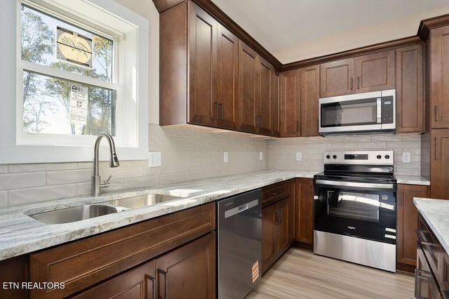 599 HUTCHINS BEND Rd, Sparta, TN 38583