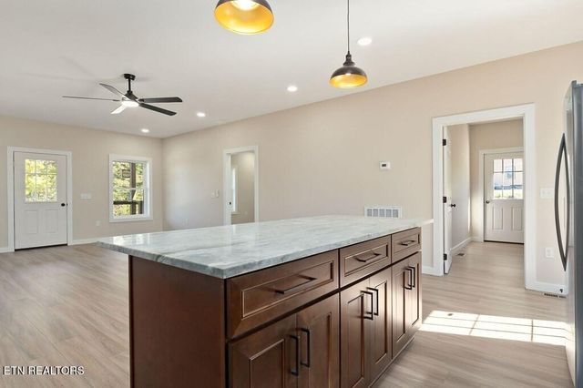 599 HUTCHINS BEND Rd, Sparta, TN 38583