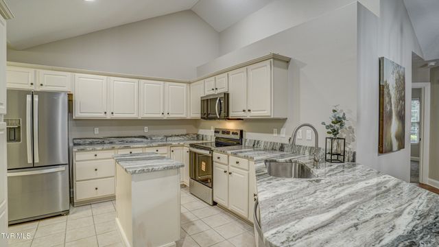 1682 Hatterdale Farm Road, Blountville, TN 37617