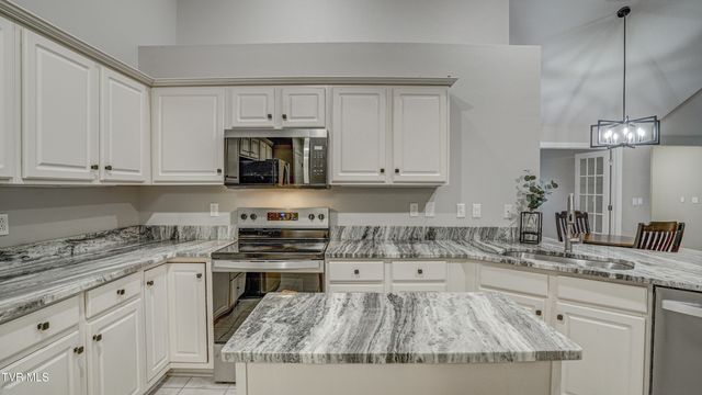 1682 Hatterdale Farm Road, Blountville, TN 37617