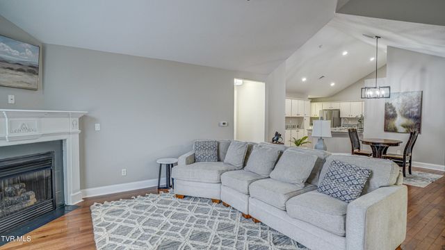 1682 Hatterdale Farm Road, Blountville, TN 37617