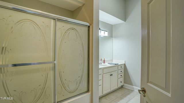 1682 Hatterdale Farm Road, Blountville, TN 37617