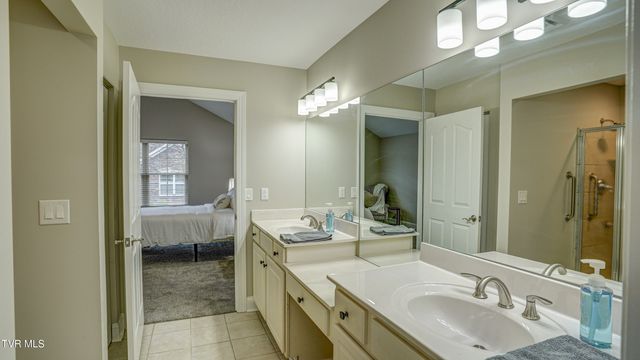 1682 Hatterdale Farm Road, Blountville, TN 37617