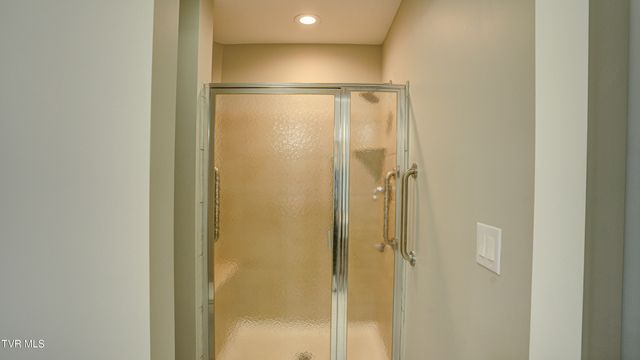 1682 Hatterdale Farm Road, Blountville, TN 37617