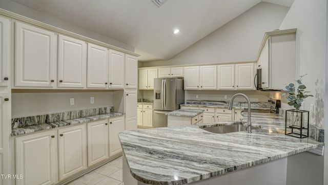 1682 Hatterdale Farm Road, Blountville, TN 37617