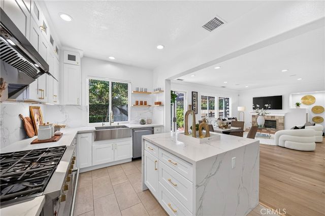 2585 Sunflower, Fullerton, CA 92835