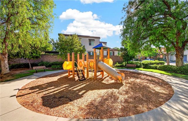 2585 Sunflower, Fullerton, CA 92835