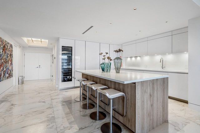 2100 S Ocean Boulevard 402, Palm Beach, FL 33480