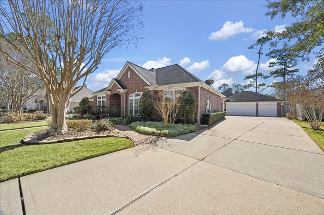 1004 Pine Cone Lane, Friendswood, TX 77546