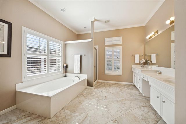 1004 Pine Cone Lane, Friendswood, TX 77546