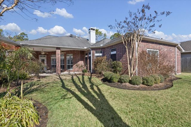 1004 Pine Cone Lane, Friendswood, TX 77546