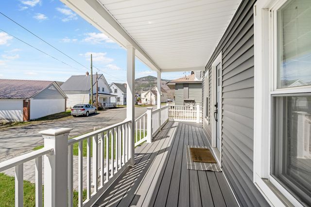 13 Merrill Street, Colebrook, NH 03576