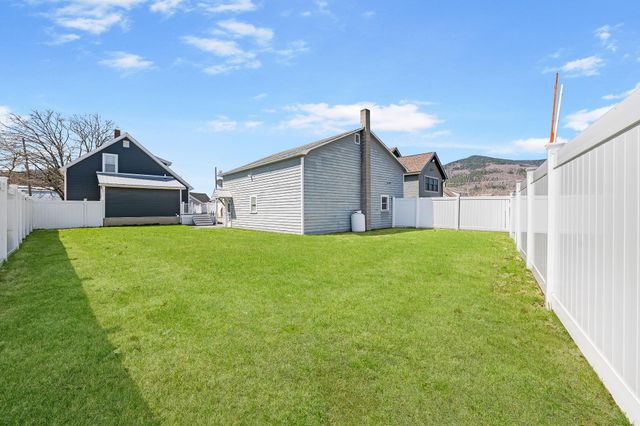 13 Merrill Street, Colebrook, NH 03576