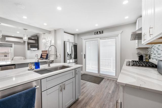13 Merrill Street, Colebrook, NH 03576