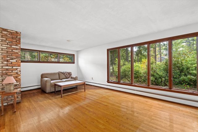 22 Hillview Rd, North Reading, MA 01864