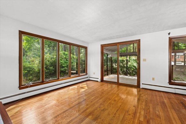 22 Hillview Rd, North Reading, MA 01864