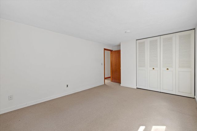 22 Hillview Rd, North Reading, MA 01864