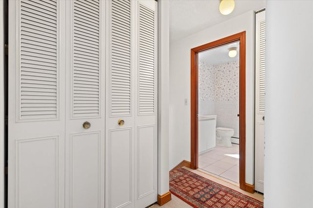 22 Hillview Rd, North Reading, MA 01864