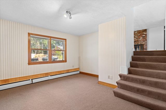 22 Hillview Rd, North Reading, MA 01864