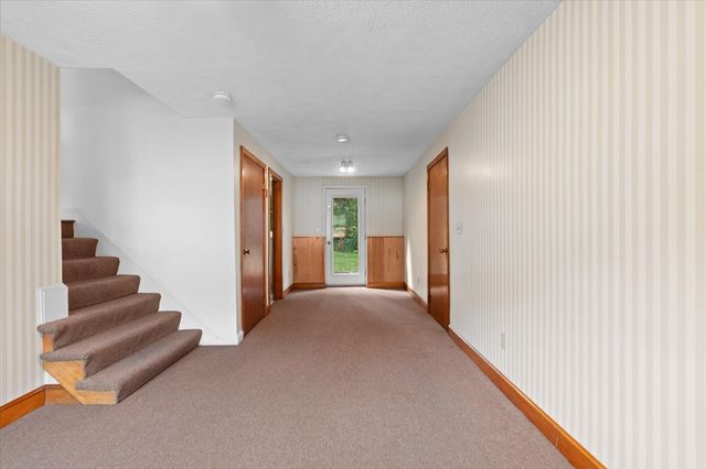 22 Hillview Rd, North Reading, MA 01864