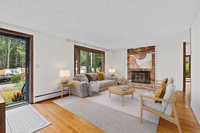 22 Hillview Rd, North Reading, MA 01864
