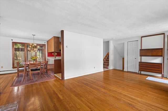 22 Hillview Rd, North Reading, MA 01864