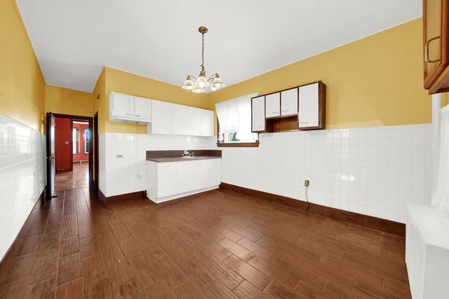 3849 S Albany Avenue, Chicago, IL 60632