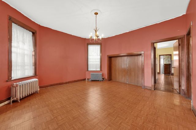 3849 S Albany Avenue, Chicago, IL 60632