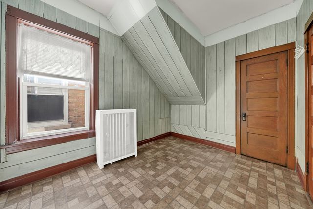 3849 S Albany Avenue, Chicago, IL 60632