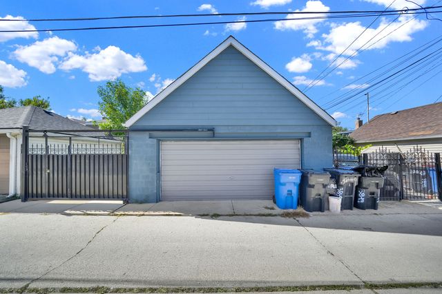 3849 S Albany Avenue, Chicago, IL 60632