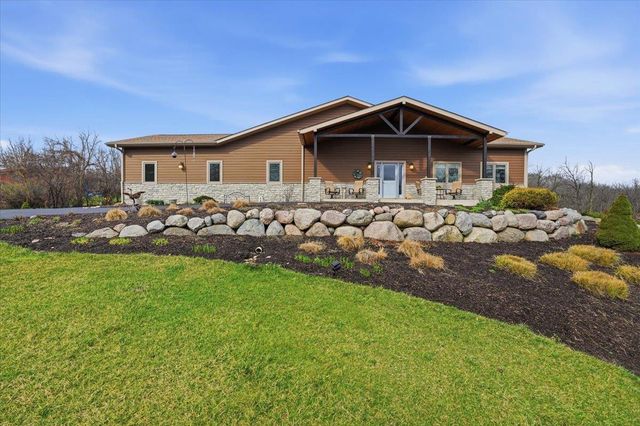 W4293 Meadow Court, Lake Geneva, WI 53147