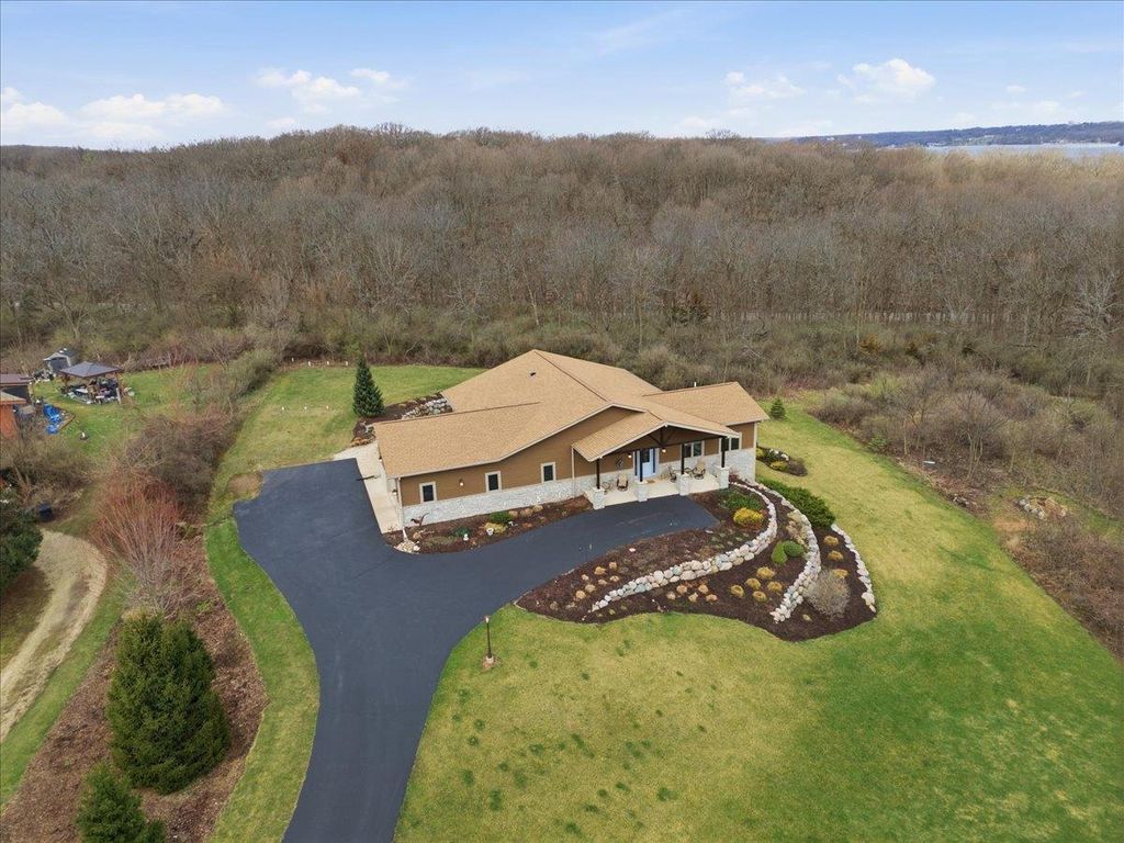 W4293 Meadow Court, Lake Geneva, WI 53147