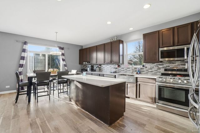 3030 Seekonk Avenue, Elgin, IL 60124
