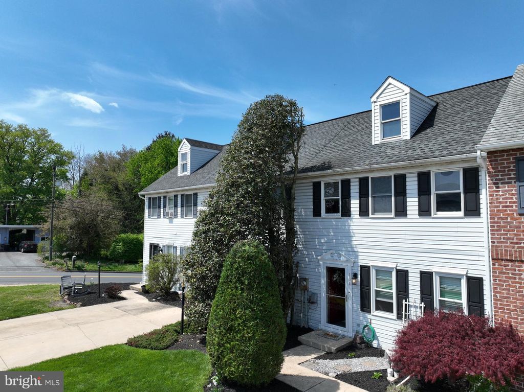 104 ASHLEY DR, Ephrata, PA 17522