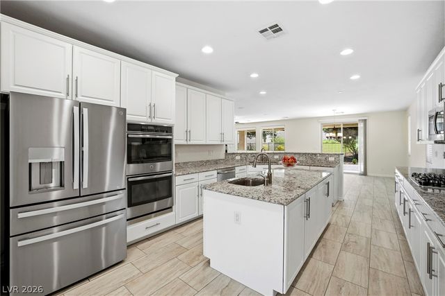 948 Olivia Parkway, Henderson, NV 89011