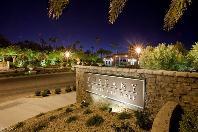 948 Olivia Parkway, Henderson, NV 89011