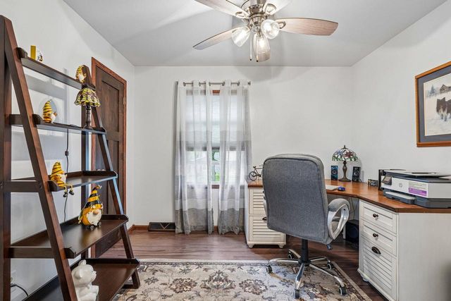 1009 Canterbury LANE, Waukesha, WI 53188