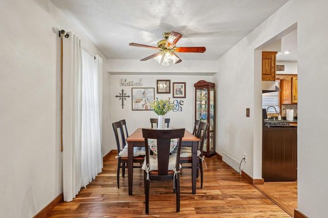 1009 Canterbury LANE, Waukesha, WI 53188