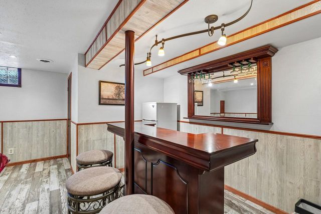 1009 Canterbury LANE, Waukesha, WI 53188