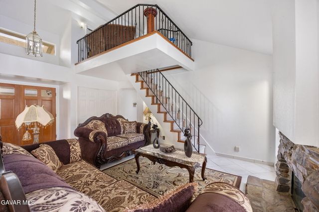 13709 Grand Isle Drive, Moorpark, CA 93021