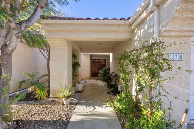 13709 Grand Isle Drive, Moorpark, CA 93021