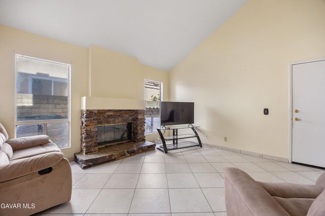 13709 Grand Isle Drive, Moorpark, CA 93021