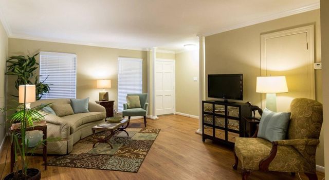 10220 Memorial Drive D32, Houston, TX 77024
