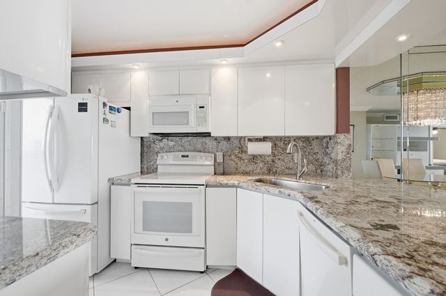 2731 NE 14th St Causeway 837, Pompano Beach, FL 33062